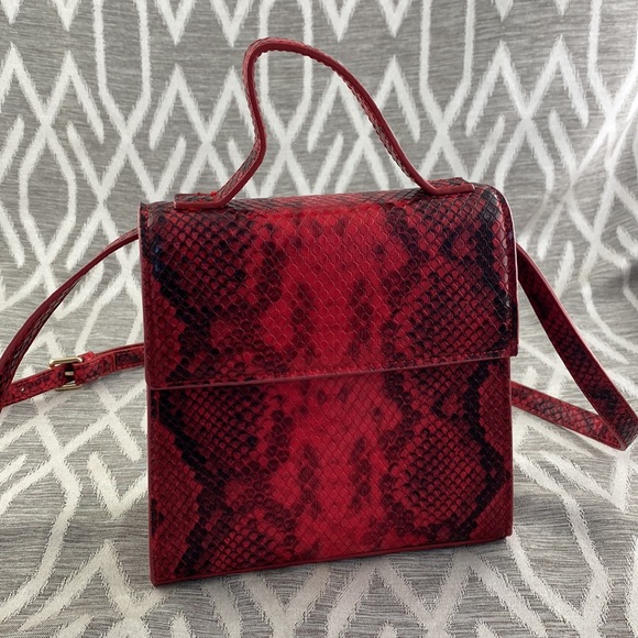 Framed Bag Handbag or Crossbody Red Snakeskin Snap Closure Removable Strap - Picture 6 of 8